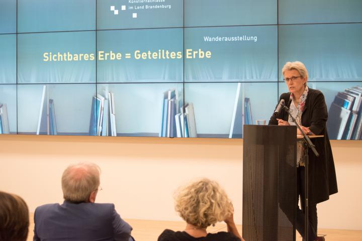 Prof. Dr. Dorothee Haffner von der Hochschule für Technik und Wirtschaft Berlin spricht ein Grußwort
