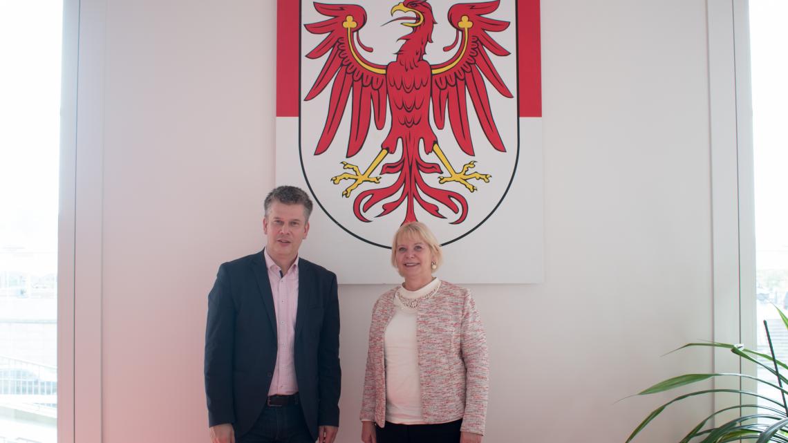 Landtagspräsidentin Prof. Dr. Ulrike Liedtke und EKBO-Länderbeauftragter Martin Vogel