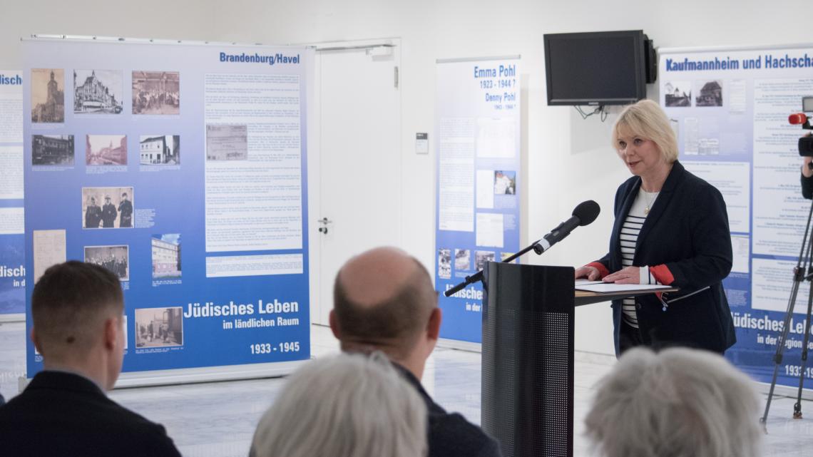Begrüßung der Landtagspräsidentin Prof. Dr. Ulrike Liedtke zur Ausstellungseröffnung