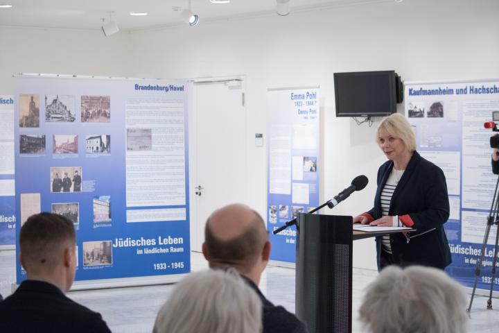 Begrüßung der Landtagspräsidentin Prof. Dr. Ulrike Liedtke zur Ausstellungseröffnung