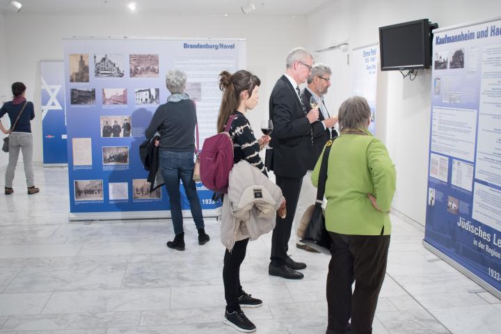 Impression der Ausstellungeröffnung