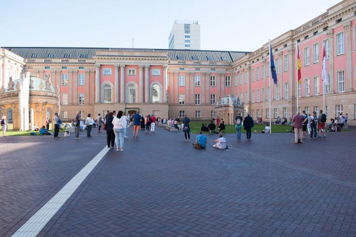 Impression aus dem Innenhof während der Veranstaltung