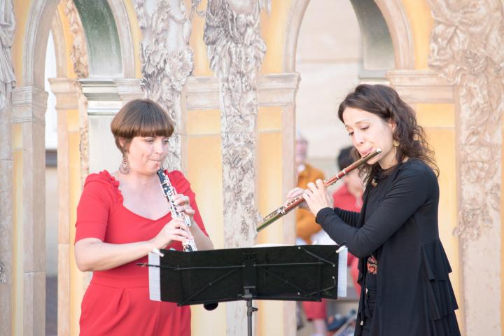 Zugabe der Musikerinnen Maria Martinez (l.) und Marta Masini (r.).