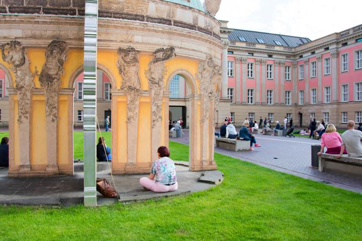 Impression aus dem Innenhof während der Veranstaltung