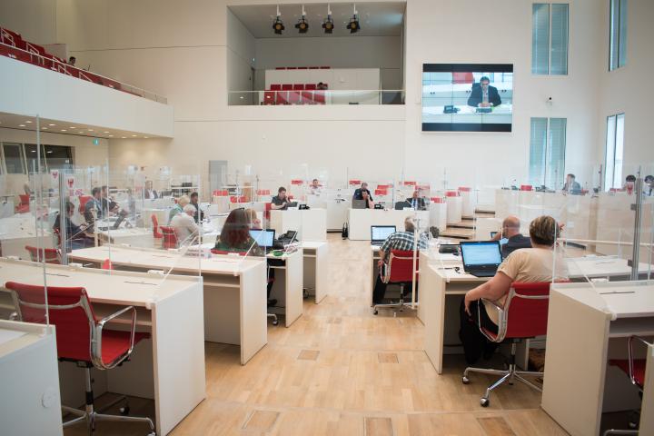 Blick in den Plenarsaal zum Fachgespräch zu Doppelmandaten