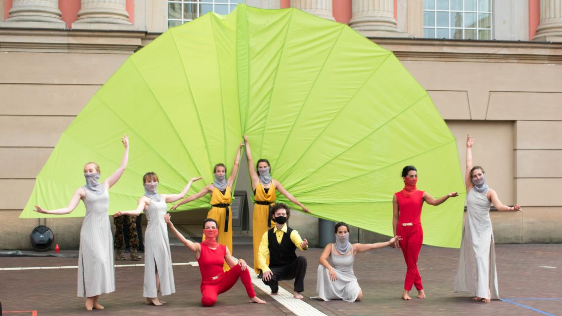 Die Künsterlinnen und Künstler des Projektes „Grenzlinien“ der Potsdamer Company VoLA StageArt