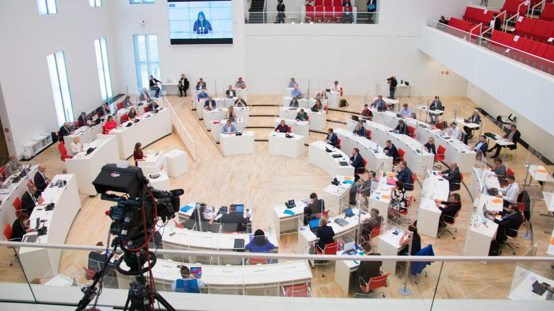 Blick in den Plenarsaal während der Haushaltsdebatte am 23.09.2020.