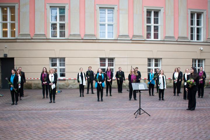 Landesjugendchor Brandenburg, Ende der Veranstaltung im Innenhof des Landtages