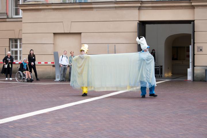 Impression des künstlerischen Programms mit dem Bewegungstheater NADI.