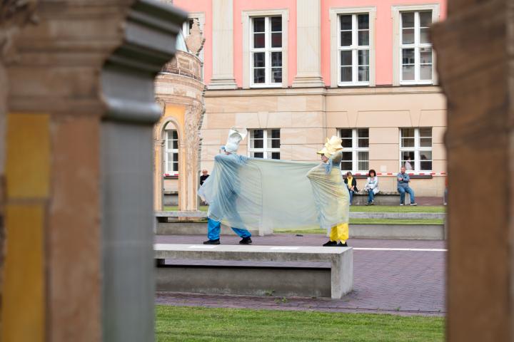 Impression des künstlerischen Programms mit dem Bewegungstheater NADI.