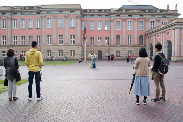 Impression des künstlerischen Programms mit dem Bewegungstheater NADI.