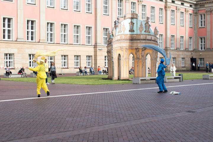 Impression des künstlerischen Programms mit dem Bewegungstheater NADI.