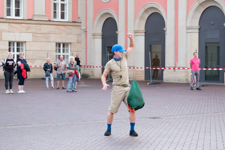 Impression des künstlerischen Programms mit dem Bewegungstheater NADI.