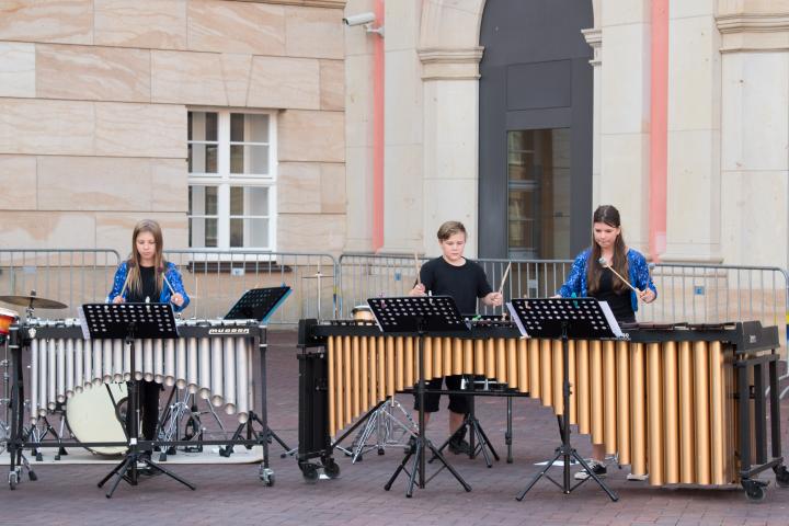 Aufführung der Weberknechte Juniors