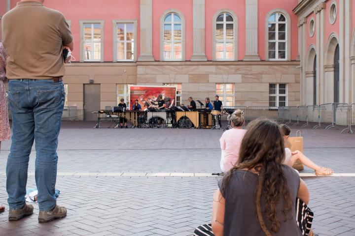 Aufführung der Weberknechte Juniors