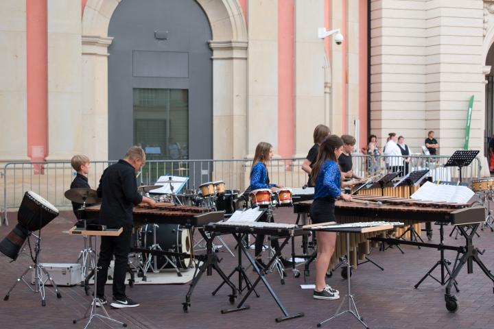 Aufführung der Weberknechte Juniors