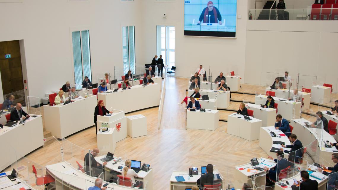 Blick in den Plenarsaal zu Beginn der Aktuellen Stunde auf Antrag der Fraktion DIE LINKE