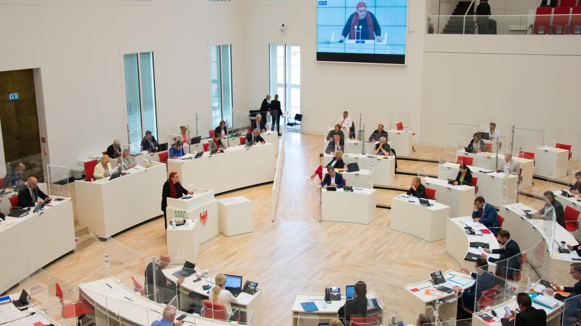 Blick in den Plenarsaal zu Beginn der Aktuellen Stunde auf Antrag der Fraktion DIE LINKE 