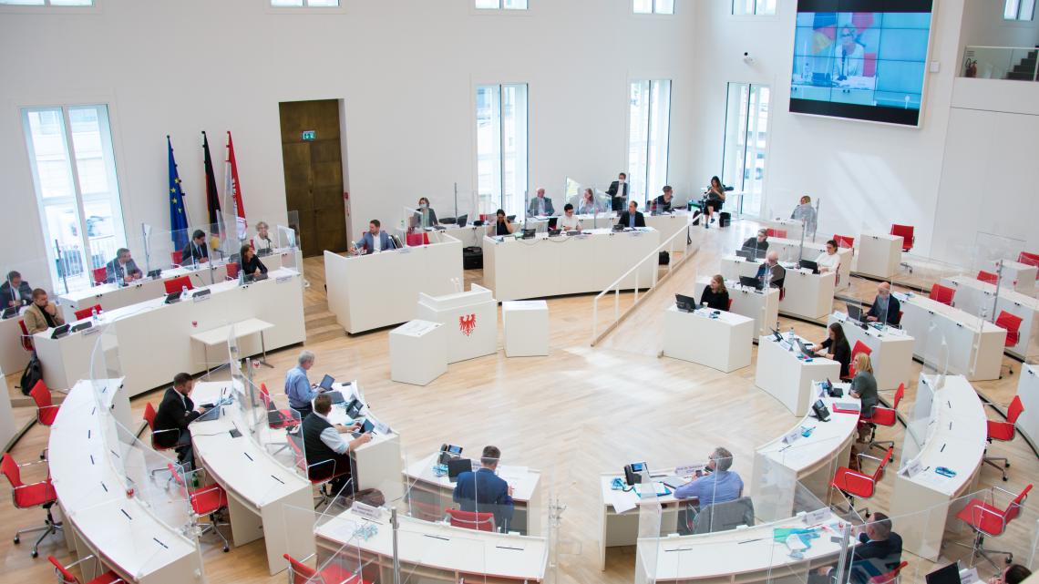 Blick in den Plenarsaal während des ersten Tagesordnungspunktes in der 20. Sitzung des Ausschusses für Wissenschaft, Forschung und Kultur.