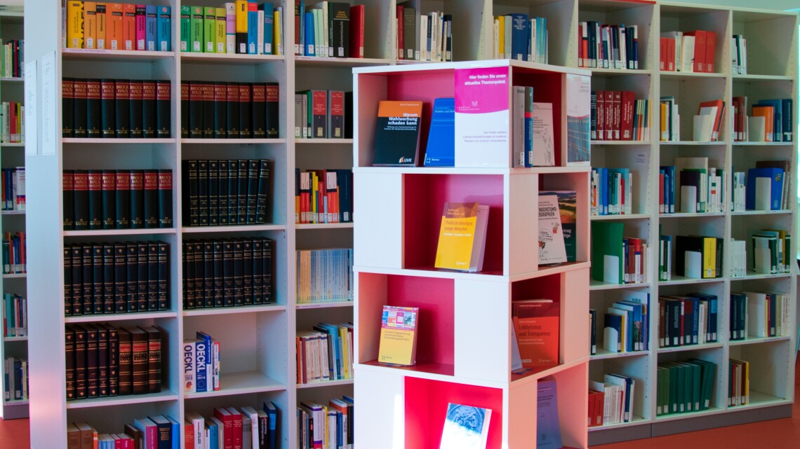 Lesesaal der Bibliothek des Landtages Brandenburg (Symbolbild)