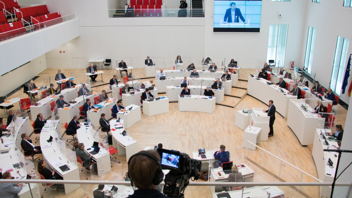 Blick in den Plenarsaal zu Beginn der Aktuellen Stunde auf Antrag der SPD-Fraktion.