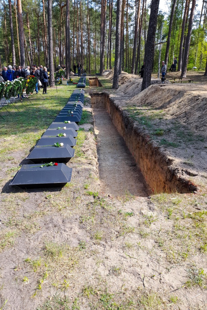 86 deutsche Kriegstote fanden auf dem Waldfriedhof ihre letzte Ruhe.  