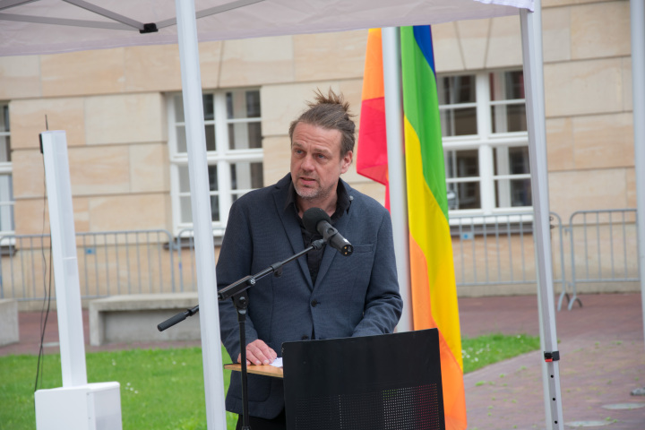 Rede des Leiters der Landeskoordinierungsstelle Queeres Brandenburg Jira Witschak