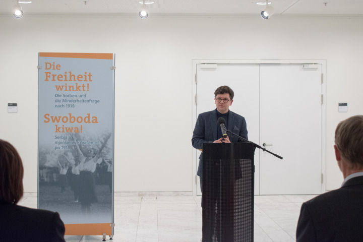 Einführung in die Ausstellung durch den Leiter der Abteilung Kulturwissenschaften des Sorbischen Instituts/Serbski institut Dr. Friedrich Pollack