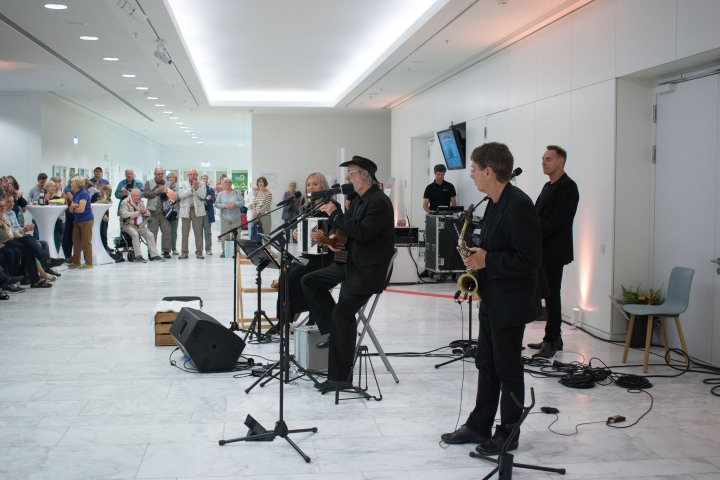 „Markige Landmusik“ von der Fercher ObstkistenBühne