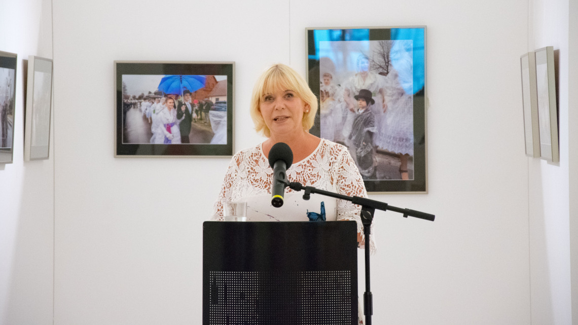 Begrüßung der Landtagspräsidentin Prof. Dr. Ulrike Liedtke zur Ausstellungseröffnung im Landtag