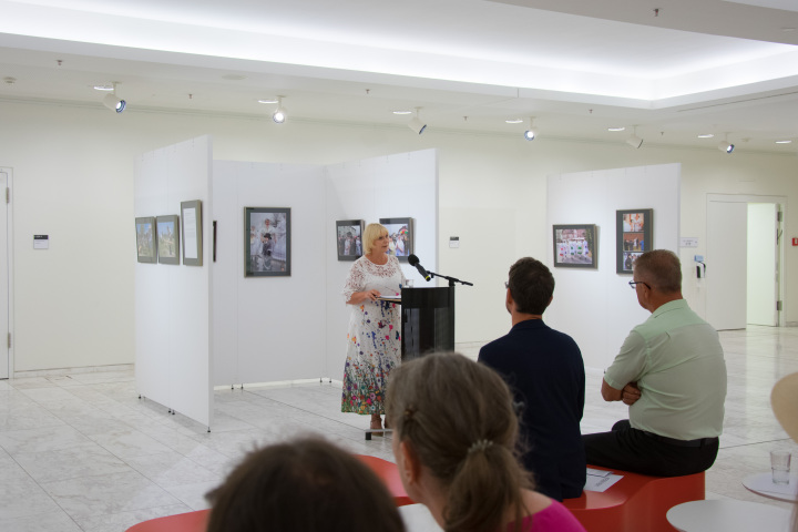 Begrüßung der Landtagspräsidentin Prof. Dr. Ulrike Liedtke zur Ausstellungseröffnung im Landtag