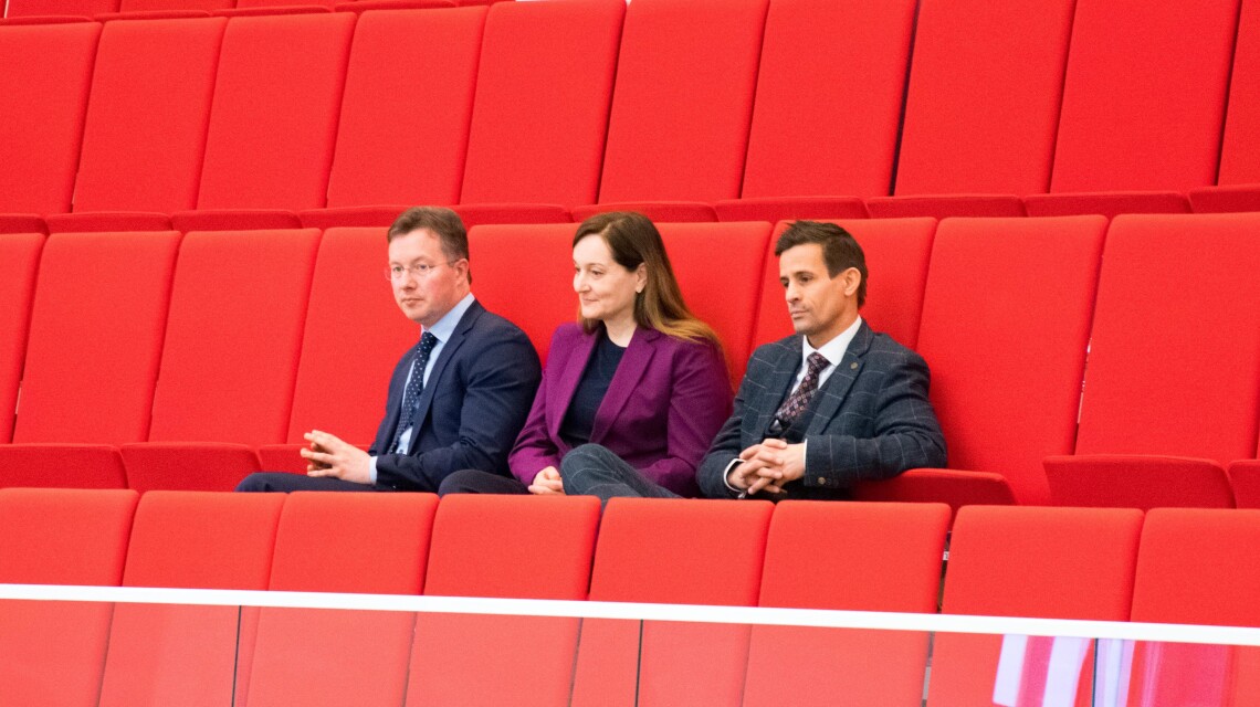 V. l. n. r.: Harald Kümmel, Katharina Strauß und Dr. Daniel Rosentreter während der Wahl auf der Besuchertribüne des Landtages.