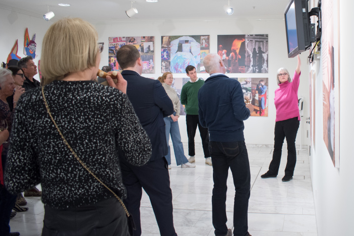 Führung durch die Ausstellung durch die Kuratoren