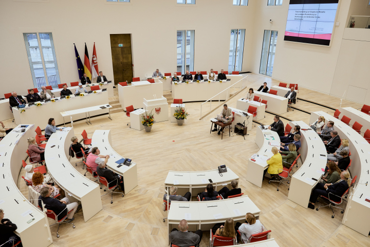 Blick in den Plenarsaal während der Festveranstaltung.