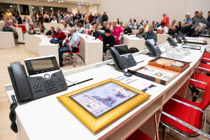 Auktion von Gastgeschenken des Landtages zugunsten des ASB-Wünschewagens