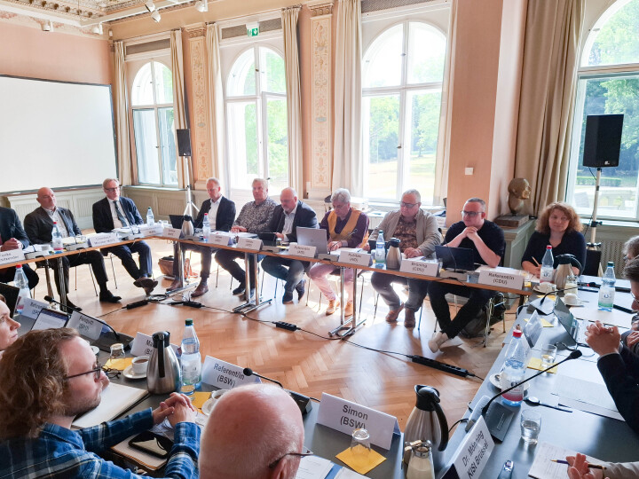 Blick in den Sitzungsraum