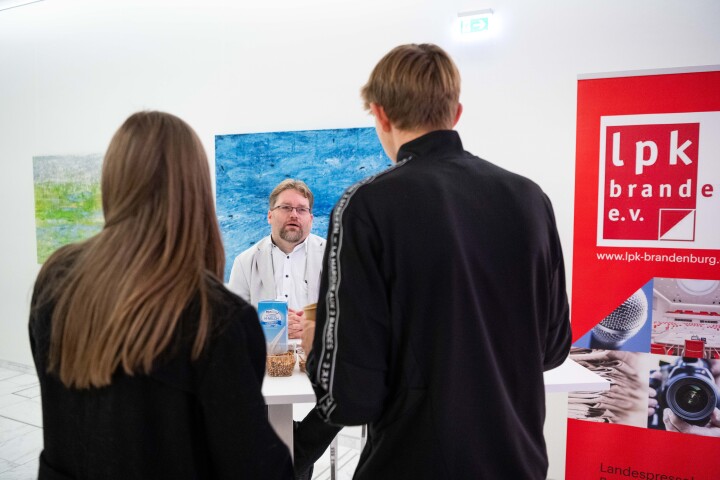 Infostand der Landespressekonferenz
