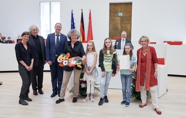 Gruppenfoto der Preisträgerinnen des Hauses der Begegnungen und des Lernens Neuenhagen