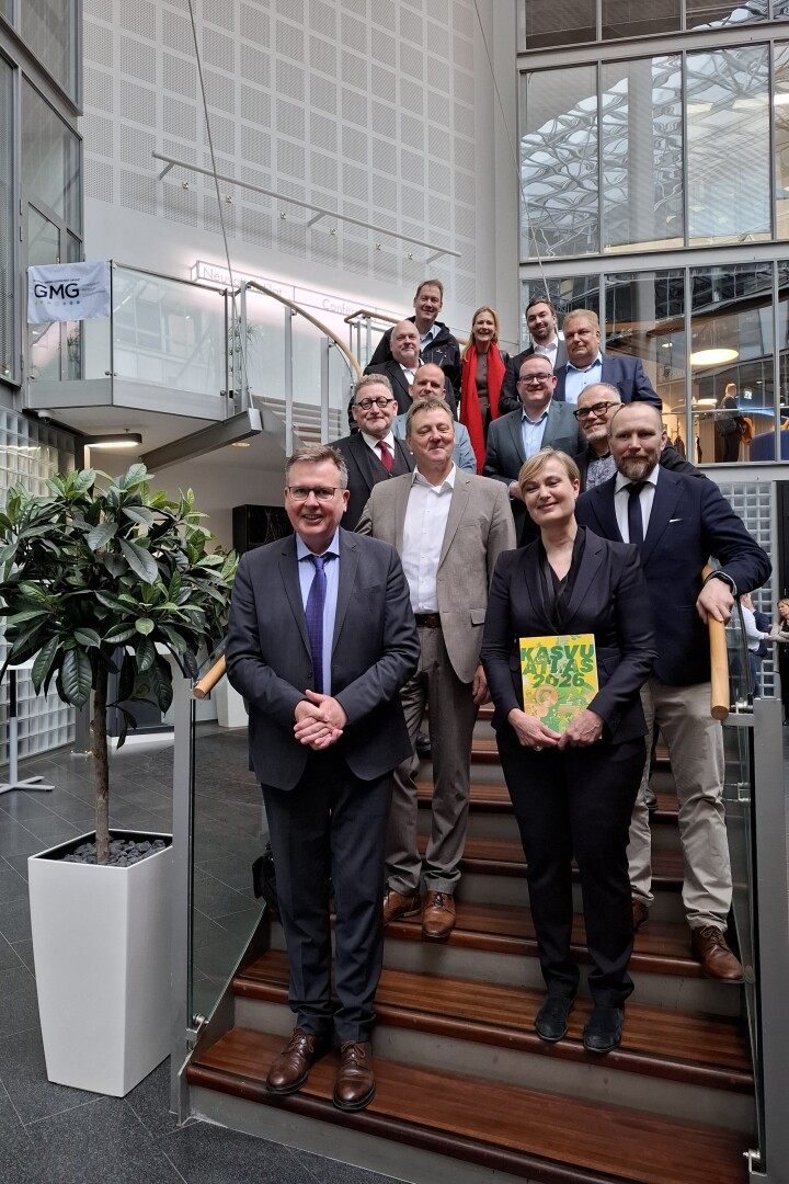 Gruppenfoto der Delegation mit Beschäftigten von Sitra – Finnish Innovation Fund