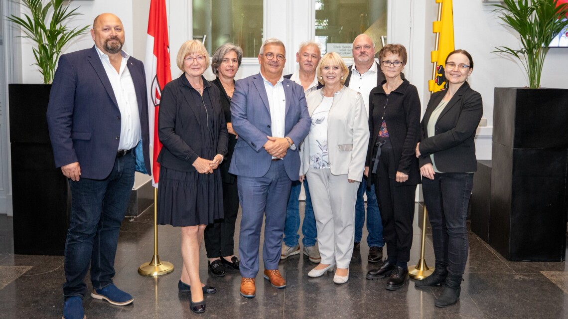 V. l. n. r.: Peter Drenske, MdL; Christine Wernicke, MdL; Barbara Richstein, Vizepräsidentin des Landtages; Kris Van Dijk, Ausschussvorsitzender im Flämischen Parlament; Rolf-Peter Hooge, MdL; Landtagspräsidentin Prof. Dr. Ulrike Liedtke; Andreas Galau, Vizepräsident des Landtages; Anke Schwarzenberg, MdL; Marie Schäffer, MdL.