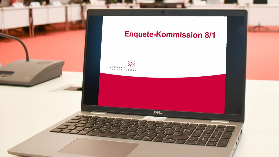 Coverfoto für den Flyer der Enquete-Kommission 8/1