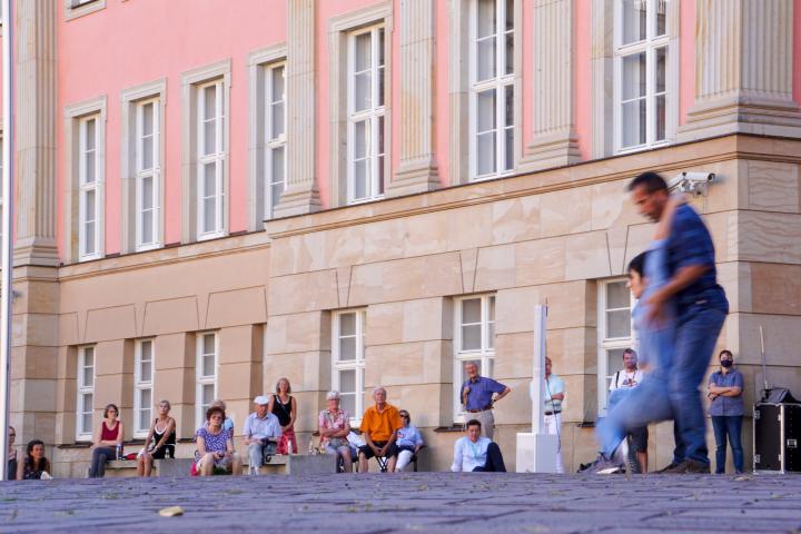 Profitänzer Daniel Abreu (Madrid) und Profitänzerin Carmen Fumero bei der Choreographie „Más o menos inquieto“