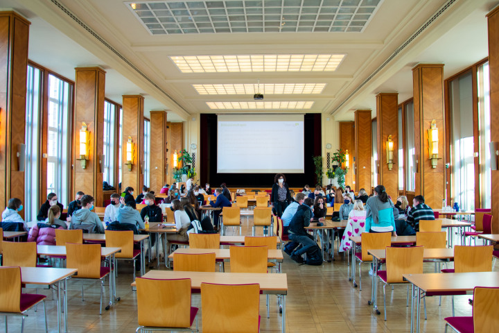 Blick in den Veranstaltungssaal zu Beginn der Auftaktveranstaltung