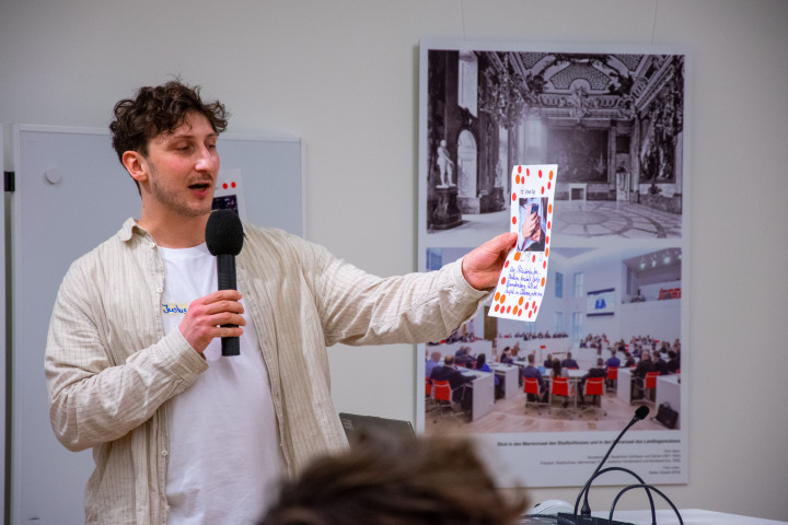Präsentation der Ergebnisse der fiktiven Social Media Posts