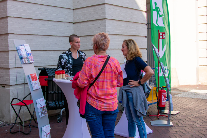 Infostand des Landtages zur Veranstaltung „Kunst zur Zeit 2024“