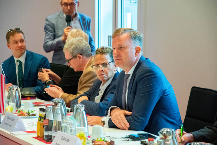 Begrüßung durch den Vorsitzenden des Ausschusses für Wirtschaft, Energie und Arbeit Steeven Bretz