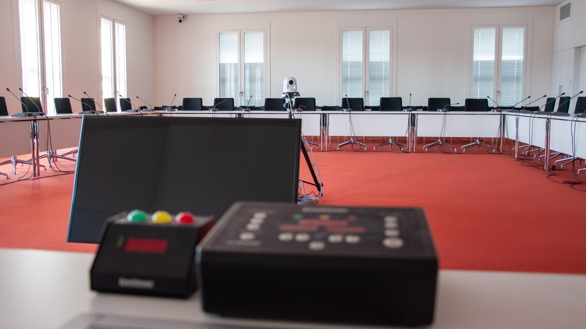 Videokonferenztechnik im Beratungraum (Symbolbild)