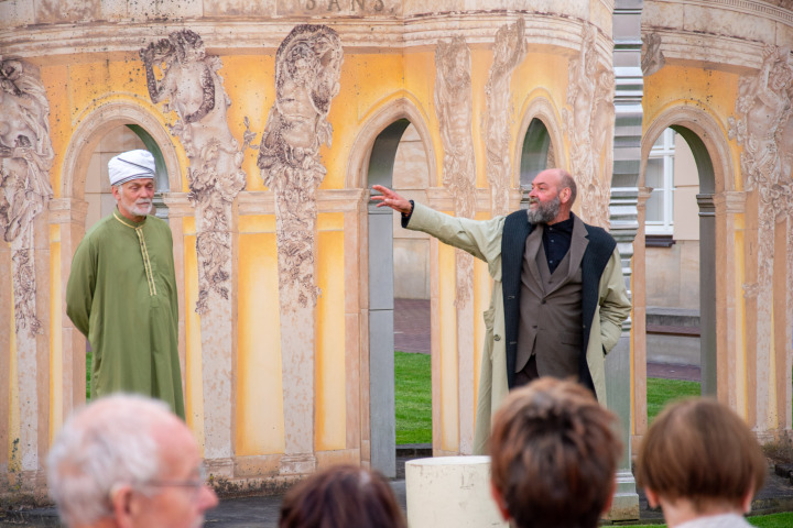 Theater Poetenpack, Teo Vadersen und Stephan Schill präsentieren in einer szenischen Lesung die Ringparabel aus Lessings „Nathan der Weise“ zur fünften Veranstaltung „Kunst zur Zeit 2025“