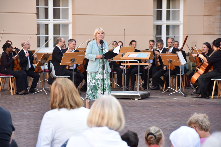 Begrüßung zur Auftaktveranstaltung der Reihe „Kunst zur Zeit“ durch die Landtagspräsidentin Prof. Dr. Ulrike Liedtke