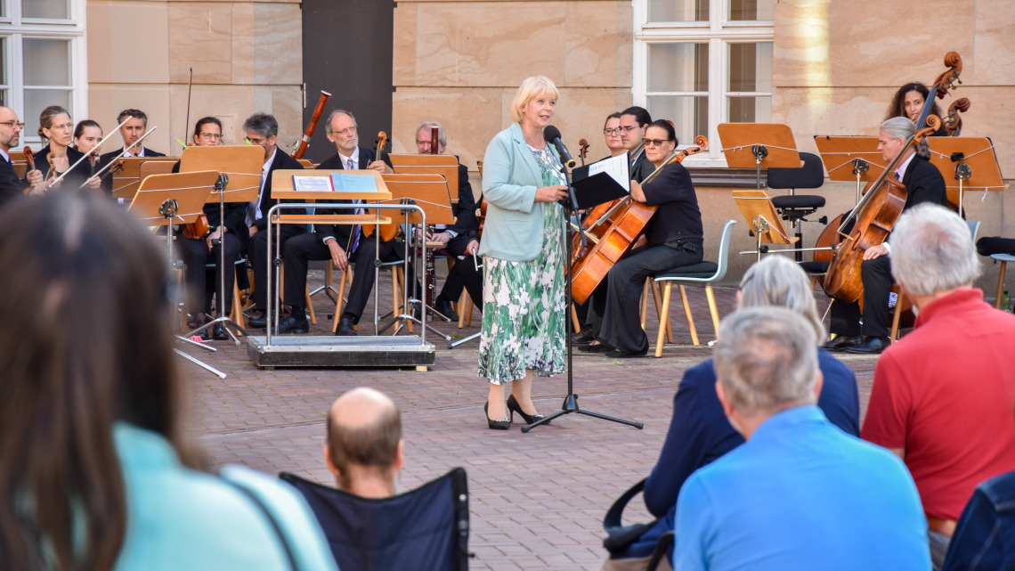 Begrüßung zur Auftaktveranstaltung der Reihe „Kunst zur Zeit“ durch die Landtagspräsidentin Prof. Dr. Ulrike Liedtke